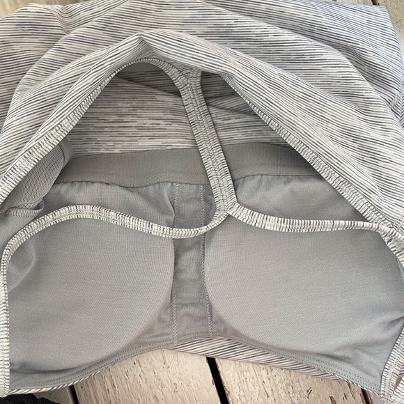 Lululemon Y Power Pose Gray White Athletic Yoga Sports Bra Racer Back Tank Top - Picture 6 of 6
